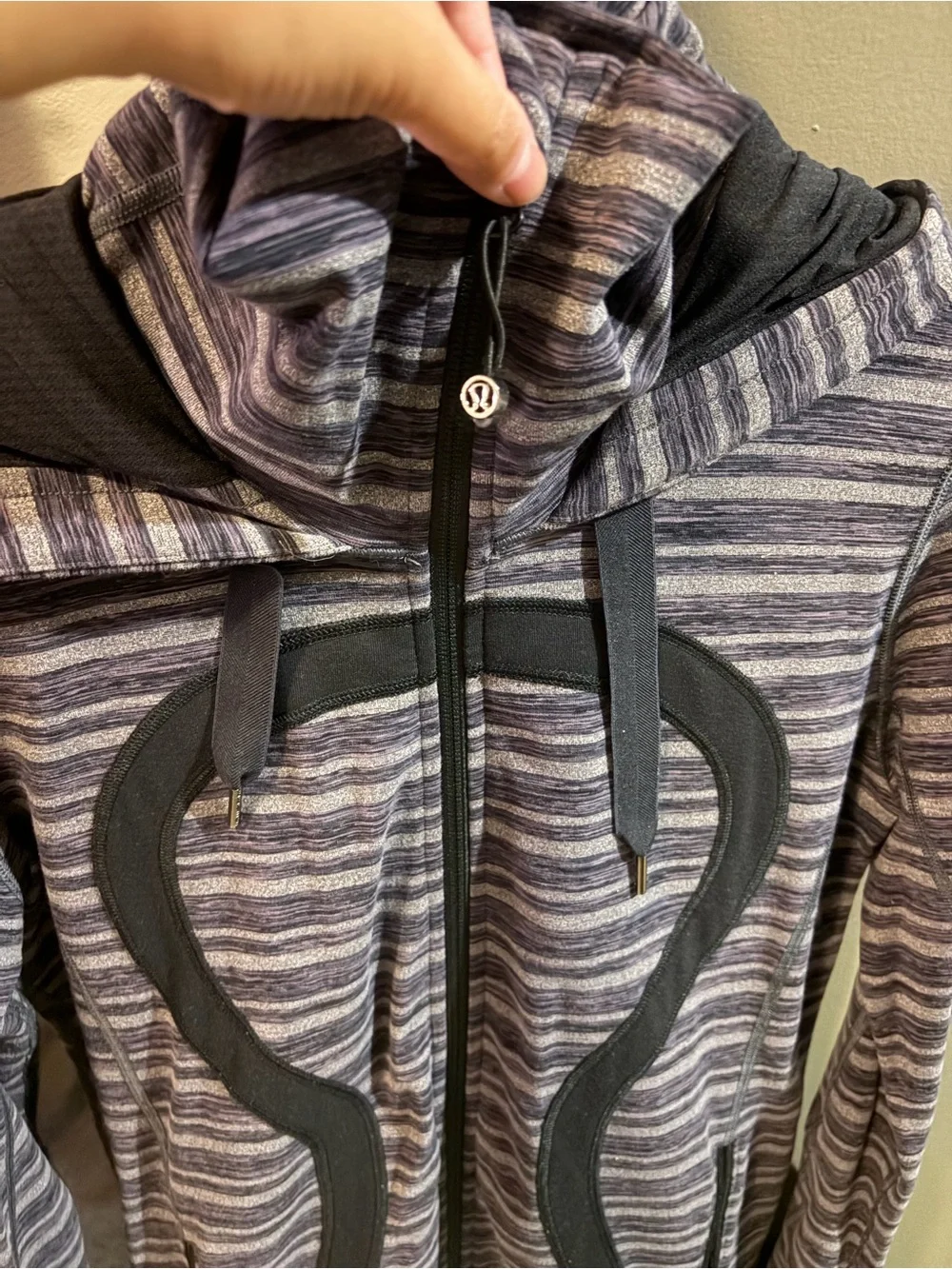 Lululemon jacket size 8